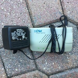 CNet 18-1F-H1500-FB 5-Port Ethernet Switch